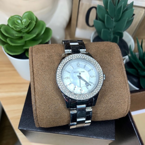 MICHAEL KORS WATCH - Picture 4 of 6